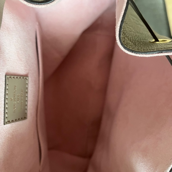 Louis Vuitton bag - Picture 10 of 11